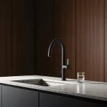 LAVEO PURECO zuhanyváltós matt fekete csaptelep víztisztító csatlakozással