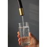 LAVEO RIVECO rugalmas tömlős króm csaptelep víztisztító csatlakozással