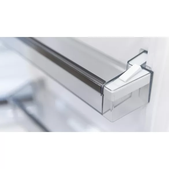 Kluge beépíthető kombi hűtőszekrény alul fagyasztóval, DualNoFrost, 170L/63L