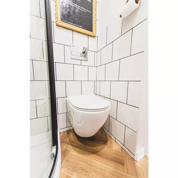 LAVEO AKAN / DESNA WC-szett rejtett fali tartállyal, króm öblítővel, fali WC-vel, keskeny ülőkével